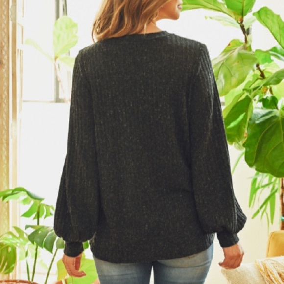 Ribbed, Puff Sleeve Tunic Top - Picture 9 of 9